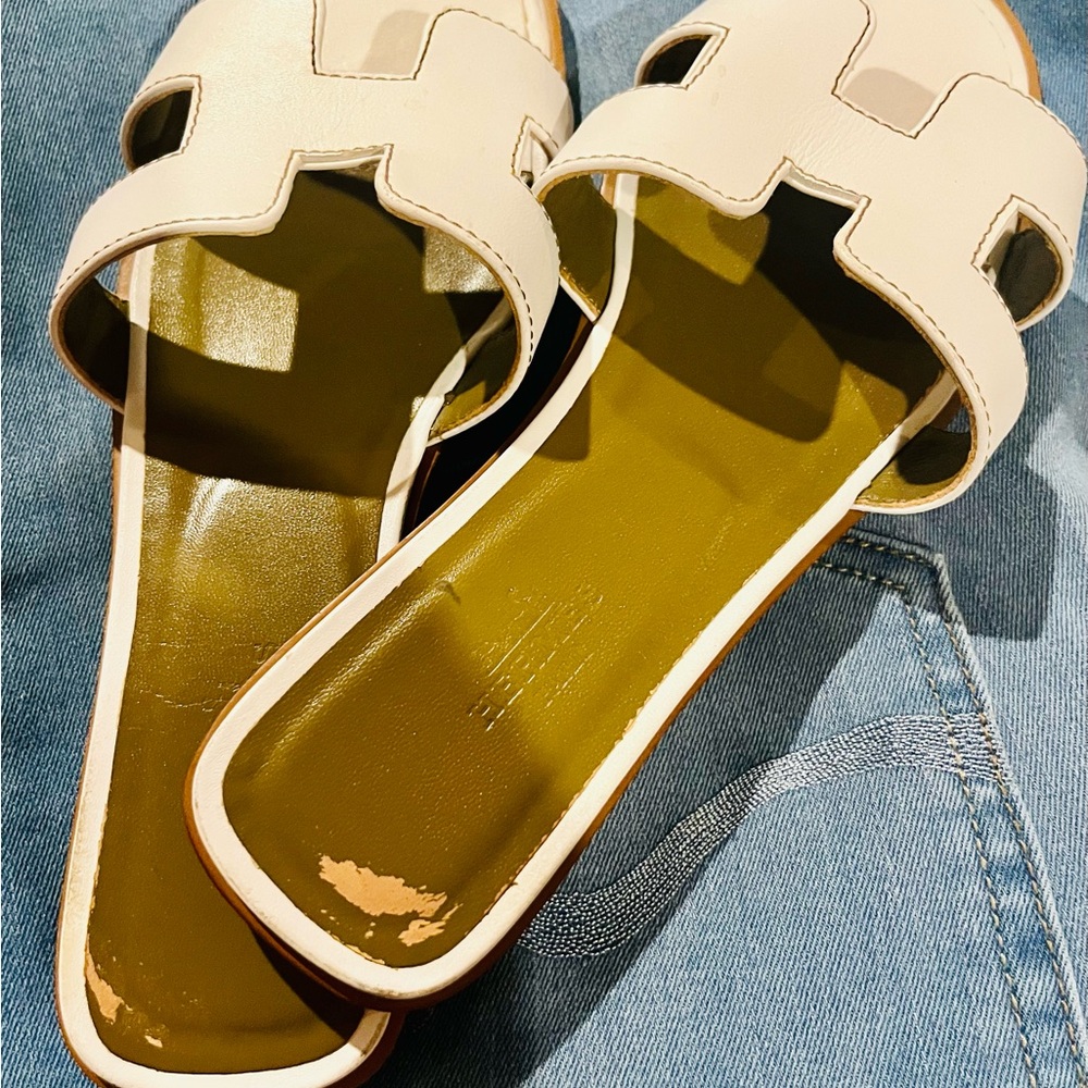 Hermes White and Olive Green Sandals - Picture 4 of 13